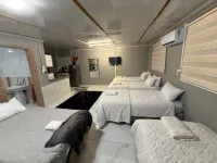 Heavenly Treats 111 self catering apartment - مطابخ