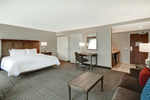 Hampton Inn & Suites Alexandria Old Town Area South - Parkplatz