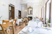 Villa Maria Cristina Hotel - فطور