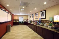 Hampton Inn & Suites Charlottesville-at the University - 2-Star