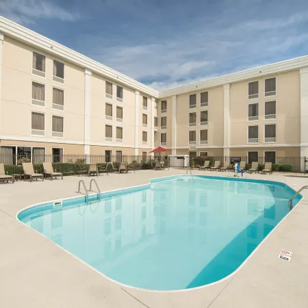 Hampton Inn Columbus-International Airport