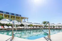 Congress Hall - Pools