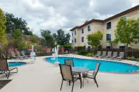 TownePlace Suites Thousand Oaks Ventura County - Pools