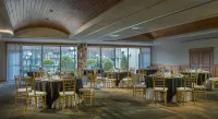 High Peaks Resort - breakfast