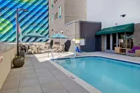 Home2 Suites by Hilton Charlotte Uptown - Pools