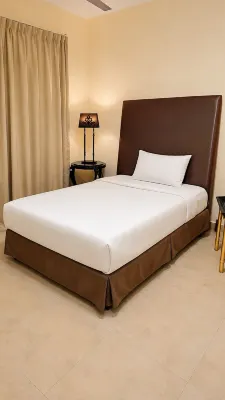 Spacious 2-Bedroom Apartment - Condos