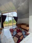 Glamping Azalea Tawangmangu - pemandangan pegunungan