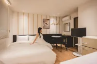 STUDIO SEMO - 3-Star
