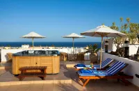 Seaside Sandy Beach - Airport Shuttle