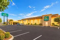 Quality Inn & Suites Near Downtown Bakersfield - Uima-altaat