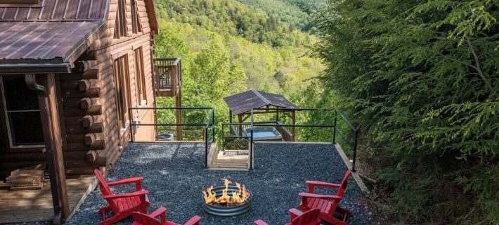 Heavenly Views~Hot Tub+Fire Pit+Fireplace & WiFi! Hotels in Mitchell County