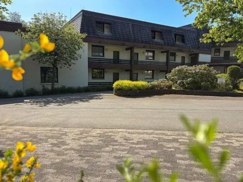 Moderne Wohnung mit Balkon - Swimmingpools