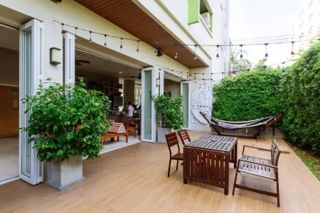 Siamaze Hostel