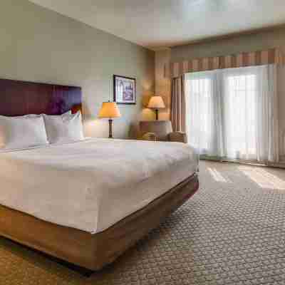 Best Western Plus Bayshore Inn Rooms