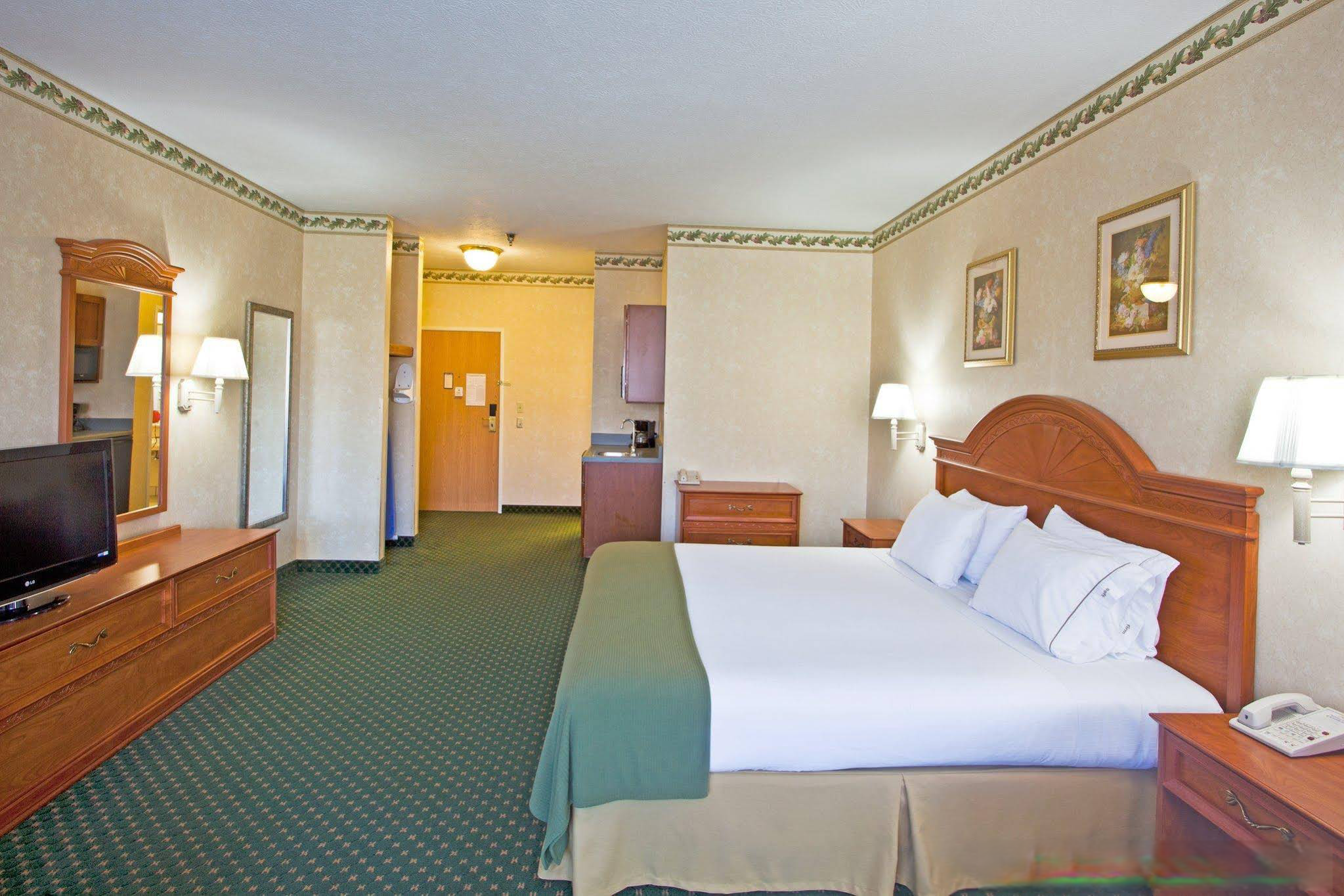 Holiday Inn Express Hotel & Suites Charlotte, an Ihg Hotel