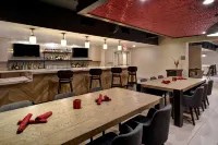 DoubleTree by Hilton St. Louis Airport - bar