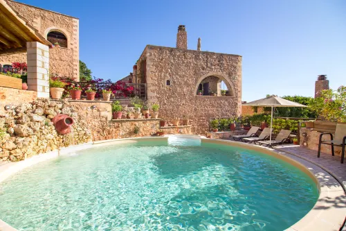 75 m² One Bedroom Maisonette with Roof Access and Panoramic View.