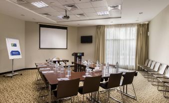 Holiday Inn Express Dubai Safa Park, an IHG Hotel