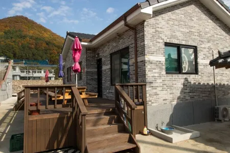 Mungyeong Saejaero Pension Отели рядом с достопримечательностью «Mungyeong Saejae»