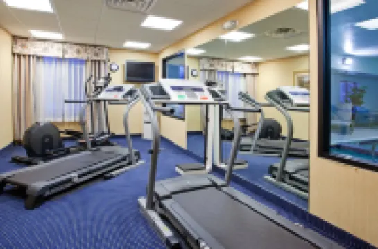 Holiday Inn Express & Suites CLEVELAND-RICHFIELD by IHG