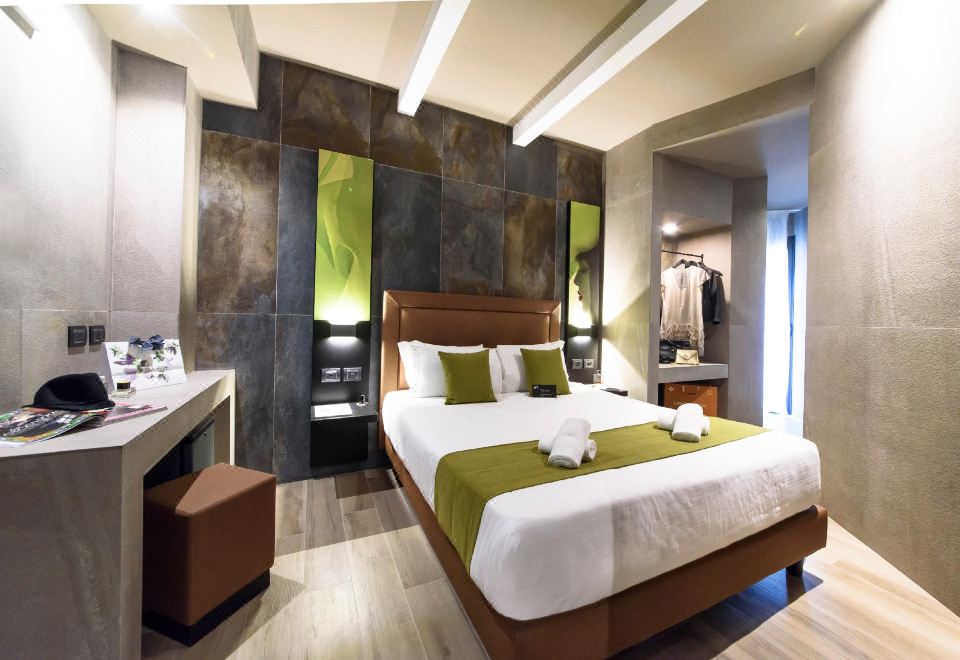 2. 저스트 호텔 밀..