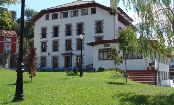 Hotel El Tilo - Housity