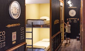 The Clock Hostel & Suites