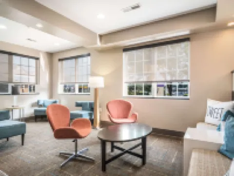 スリープ イン アンド スイーツ アット ケネソー ステート ユニバーシティー コブのホテル