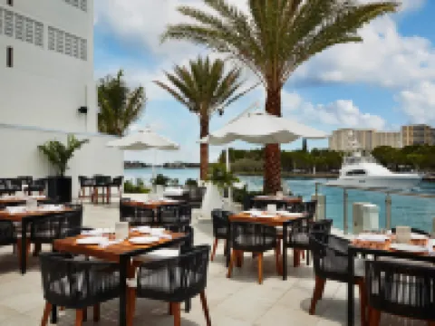 ウォーターストーン リゾート & マリーナ ボカラトン、キュリオ コレクション バイ ヒルトン ボカラトンのホテル