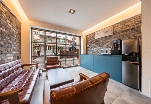 춘천 메트로 로비 예시