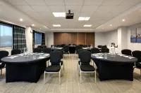 Holiday Inn Express London - Heathrow T5 Hotels in Colnbrook