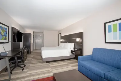 Holiday Inn Express & Suites Lincoln City