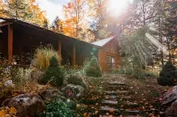 Le Bellevue Modern Lodge Hotels in Wakefield
