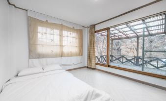 Hongcheon Walk in the Clouds Kids Pool Villa