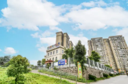 Huihui Homestay (Luhe Road)