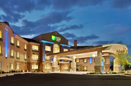 Holiday Inn Express & Suites Nampa - Idaho Center