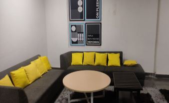 Abuzz Oxfordcaps Roopnagar - Campus Accommodation