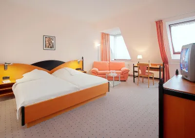 Tryp by Wyndham Kassel City Centre Hotels near Wolfsanger