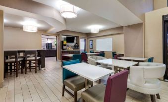 La Quinta Inn & Suites by Wyndham Batavia