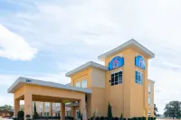 Motel 6 Joshua, TX - Pet friendly