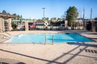 Sleep Inn & Suites Center - Pools