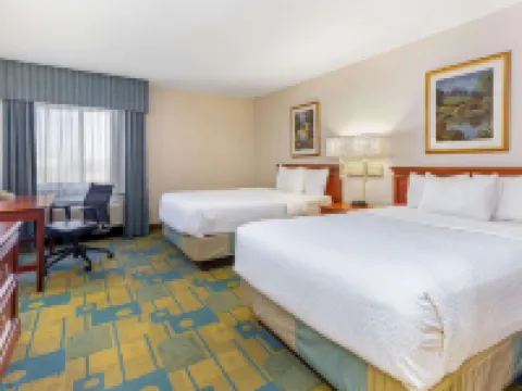 ลากินตา อินน์แอนด์สวีทส์ บายวินด์แฮม ชิคาโก เกอร์นี โรงแรมในGurnee