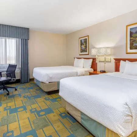 La Quinta Inn & Suites by Wyndham Chicago Gurnee