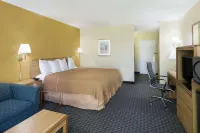 Howard Johnson by Wyndham Newburgh/West Point - Balkoner