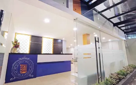 Budget Hotel by the Harbour