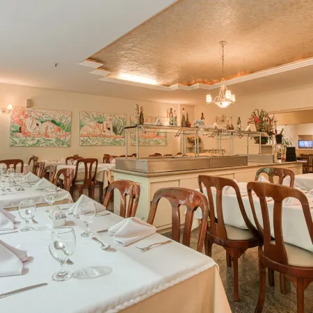 Augusto's Copacabana Hotel Отели рядом с достопримечательностью «Chinese Pavillion»