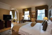 Quebecs Hotels in Leeds