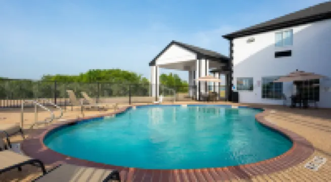 Atria Hotel and RV McGregor