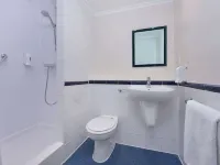 Travelodge Cardiff Airport - 3-Star