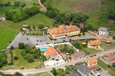 Hotel y Casona El Carmen Hôtels à : Candas
